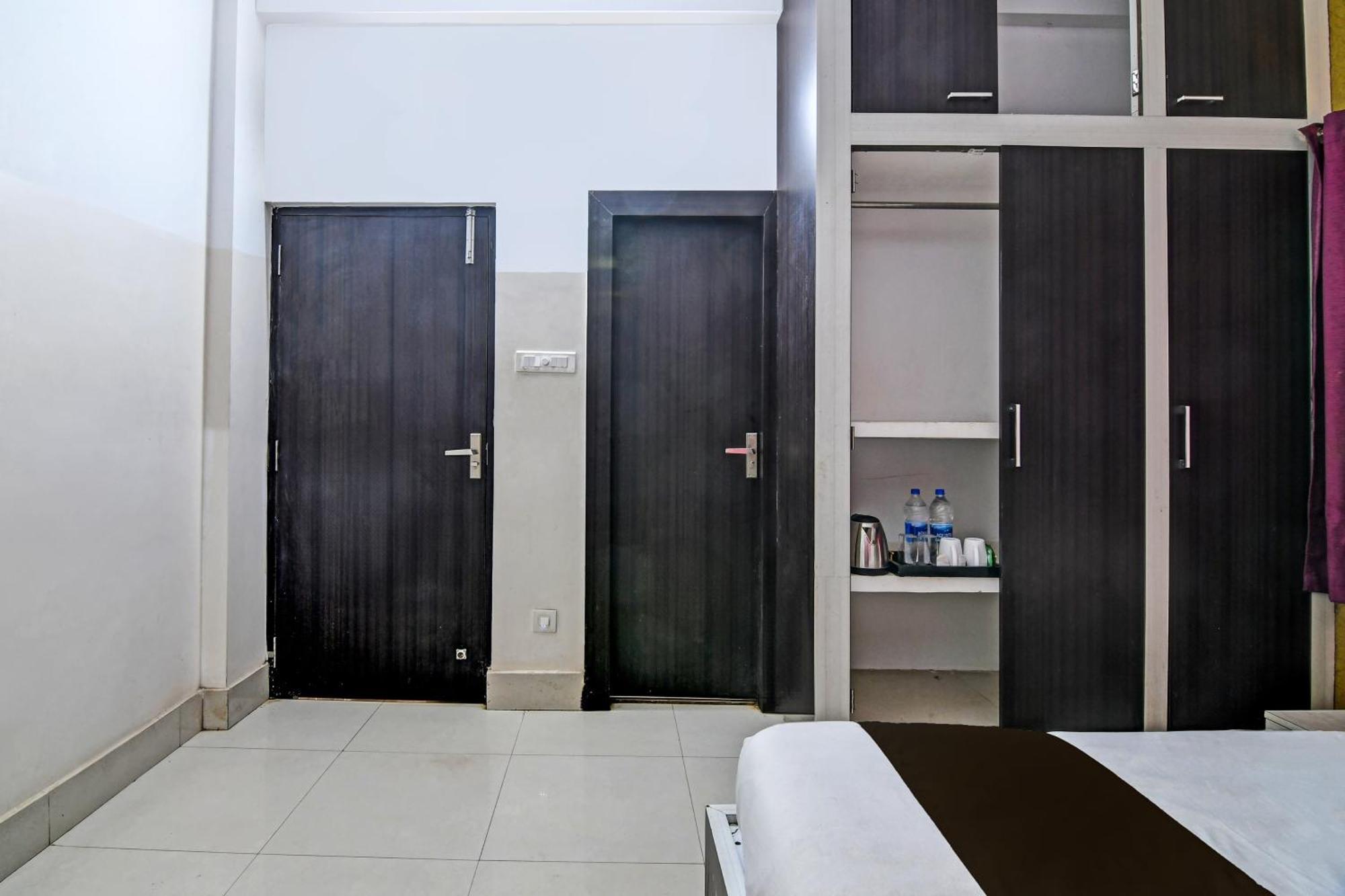 Hotel O Home Bm-X Khandagiri Exterior photo
